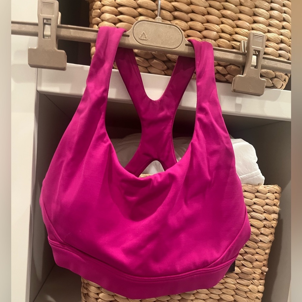 At
ATHLETA Women's Pink Sports‎ Bra SIZE XS